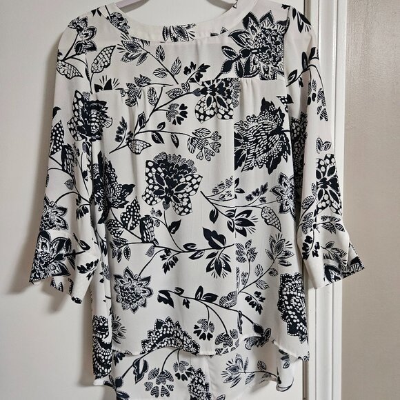 Banana Republic Back Button Blouse - Size M - Picture 1 of 6